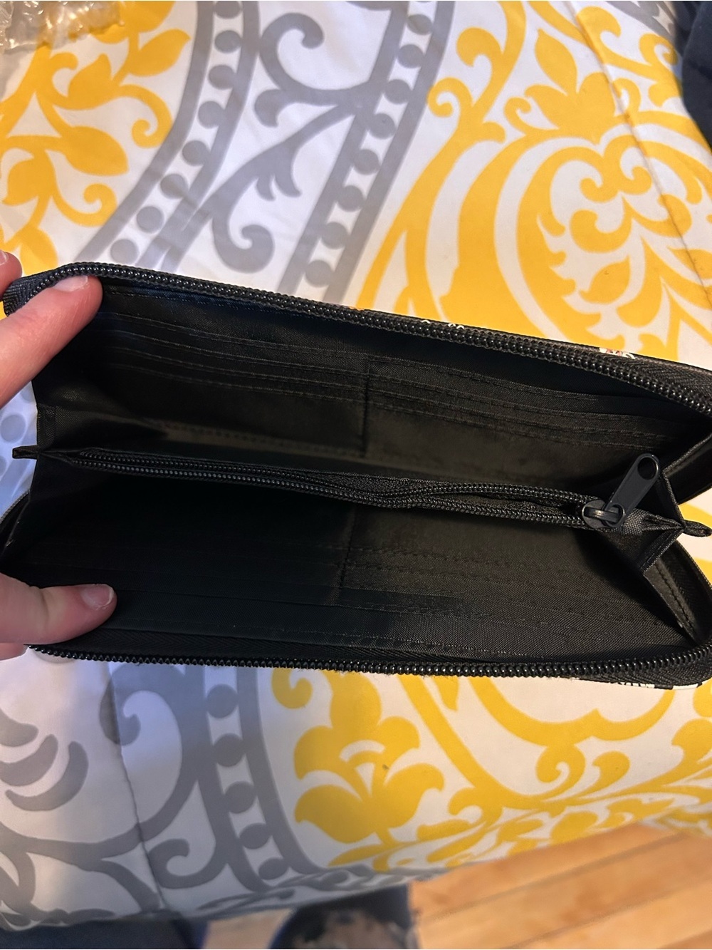 Friends TV Show 11 Piece Mega Bundle. Funko Pops, Wallet, plus bonus 2 keychains - Picture 11 of 12